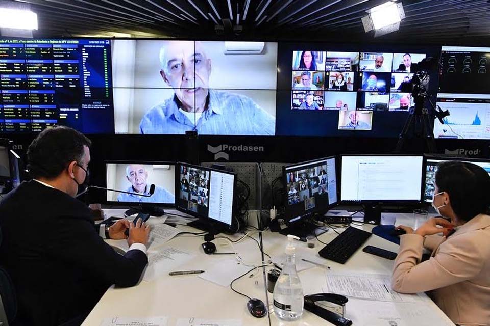 Confúcio destaca participação de governadores e prefeitos em audiências na Comissão da Covid e cobra aprovação da Sputnik V