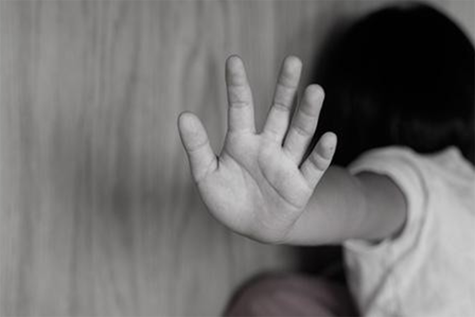 Justiça de Rondônia determina afastamento de professor condenado por abusar sexualmente de criança