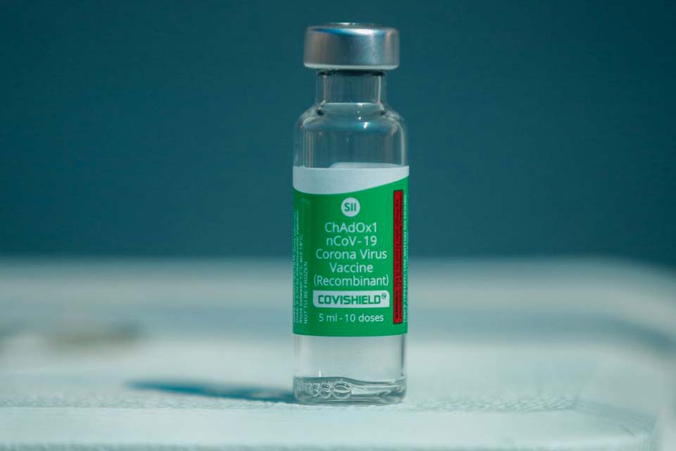 Governo federal diz que não se envolve em compras privadas de vacina