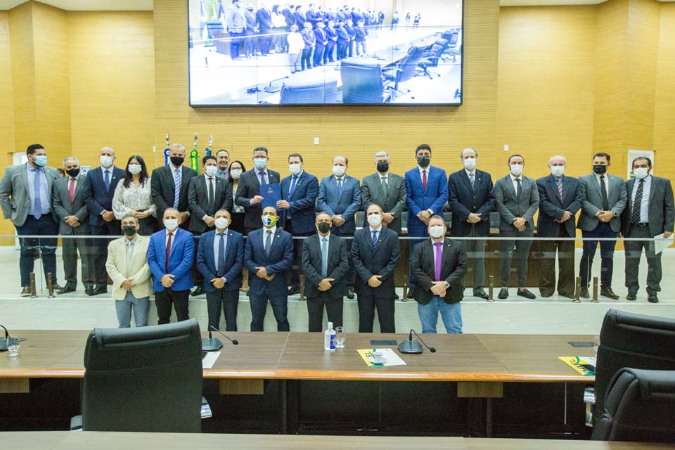 Ano legislativo é aberto no plenário da Assembleia com a presença de diversas autoridades
