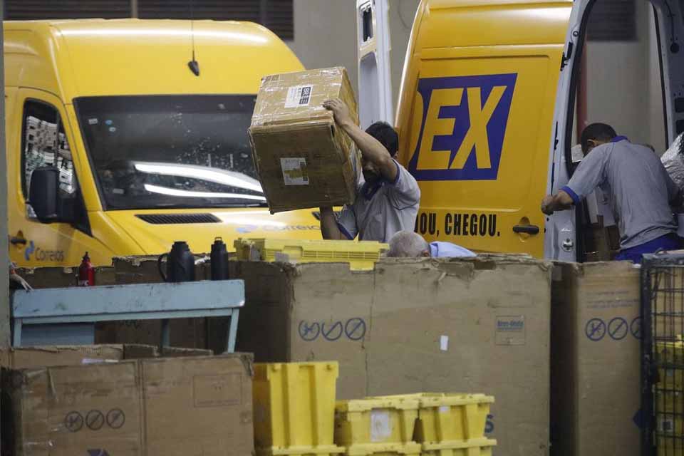 Correios têm arrecadação recorde com venda de veículos em desuso