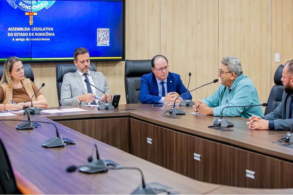 Comissão de Agropecuária e Política Rural debate crise no setor leiteiro e desvalorização do produto em Rondônia