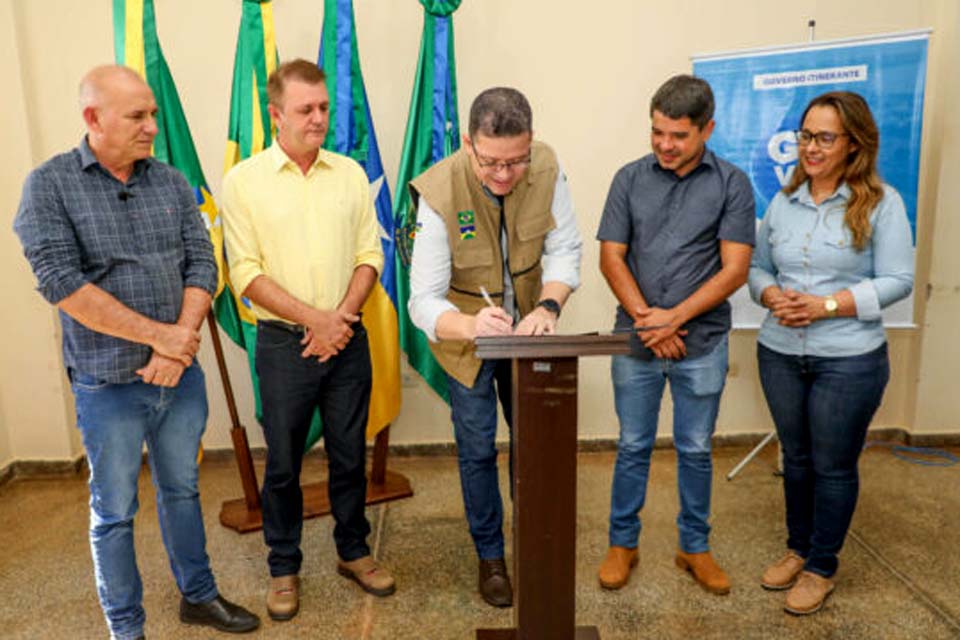 Avanço no asfaltamento da TransRondônia e assinatura da ordem de serviço marcam Governo Itinerante em Corumbiara 
