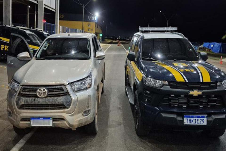  PRF recupera caminhonete roubada e adulterado em Ariquemes