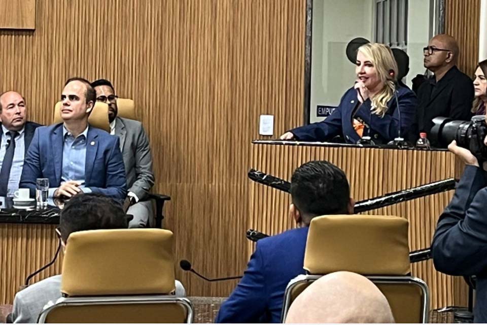 Ieda Chaves prestigia cerimônia de reinauguração do Plenário da Câmara Municipal de Porto Velho