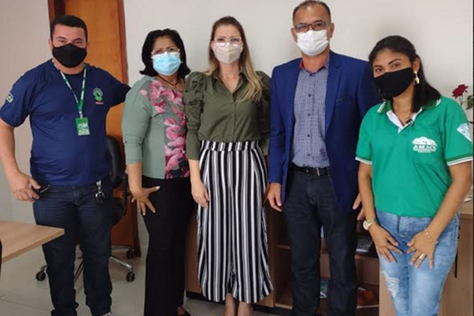 Vereador Paulo Tico visita Secretaria Municipal de Educação para levantar situação da construção da primeira escola de ensino fundamental do Cristal da Calama