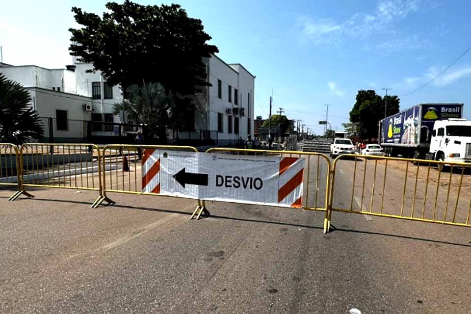 RuasRuas são interditadas no Centro de Porto Velho para montagem de estrutura do aniversário de 111 anos