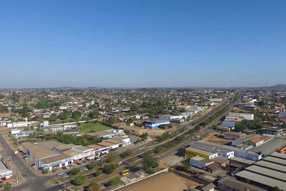 Prefeitura inicia implantação de iluminação de led na BR 364 no trecho entre a linha 627 até a entrada do Savana Park 