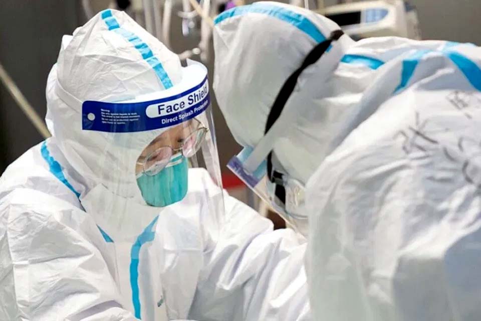 França confirma três casos de coronavírus