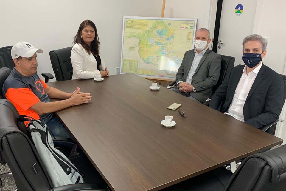 Geraldo e Cassia Muleta se reúnem com juízes do TJRO para discutir PL dos Oficias de Justiça