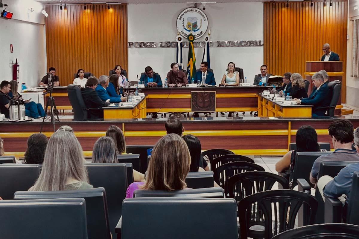Educação de Espigão do Oeste é homenageada pela Câmara de Vereadores 
