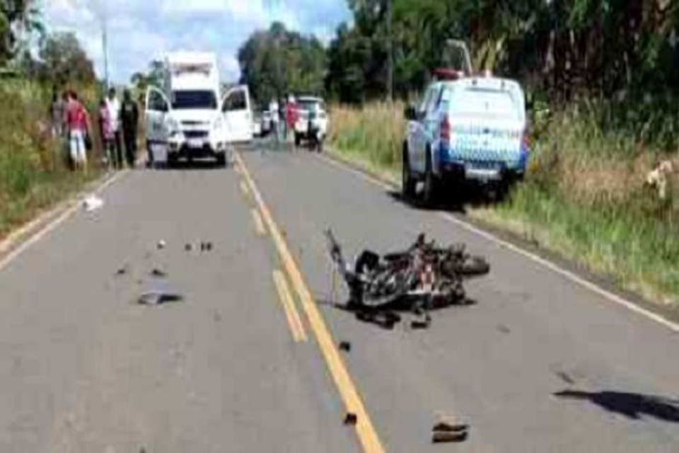 Agricultora morre em acidente entre moto e dois veículos na RO-470