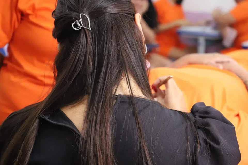 Governo de Rondônia promove curso de extensão de cílios para internas da unidade prisional feminina