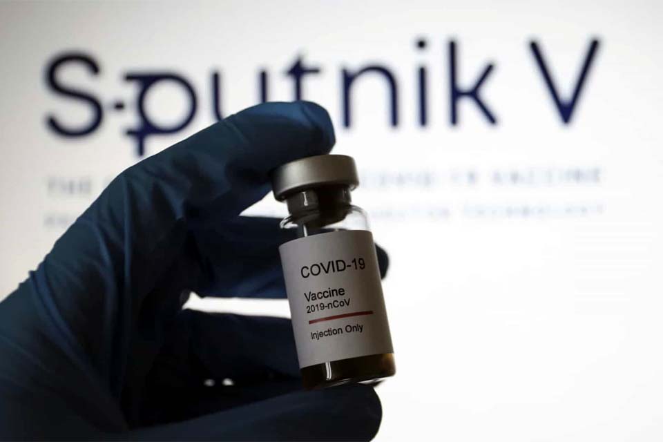 Moscou anuncia início da produção da Sputnik V na Sérvia