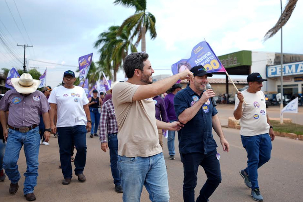 Em Alto Paraíso, Maurício Carvalho destaca resultados do mandato e recebe apoio durante caminhada