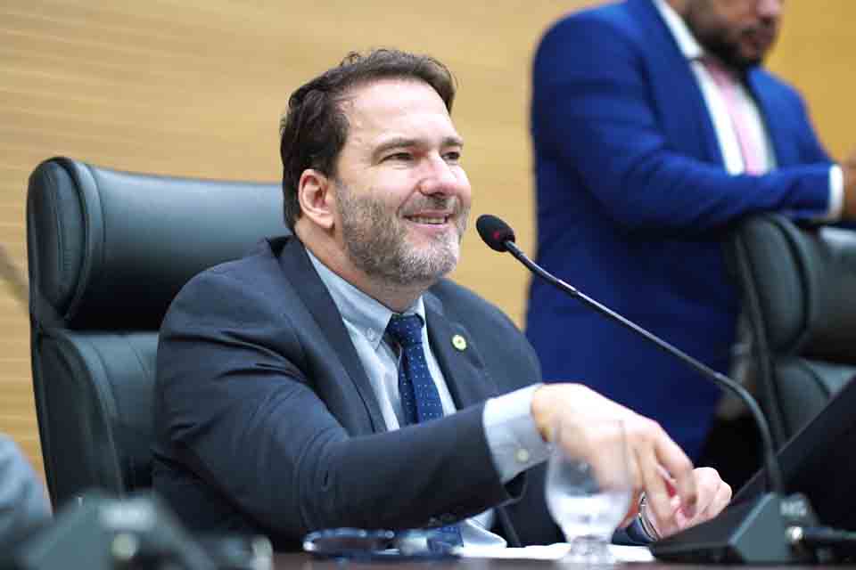 Presidente da Assembleia Alex Redano indica instalação de Totens de Monitoramento em Cabixi