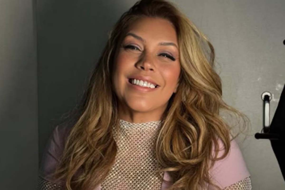 Simony anuncia remissão completa de câncer: 