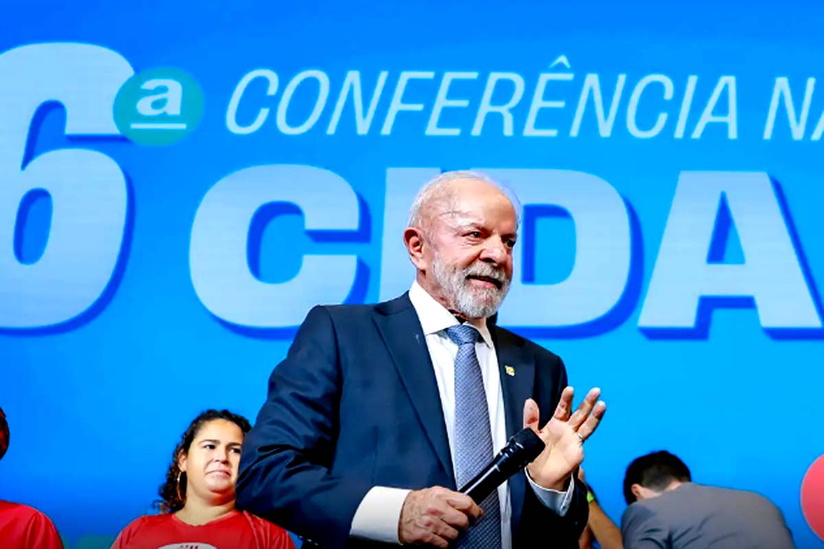 Lula critica Zema por não usar R$ 3,5 bi em obras de prevenção à chuva