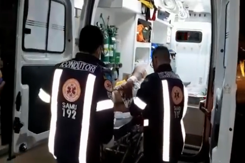 Homem é alvejado com tiro na frente de sua esposa no Crystal da Calama