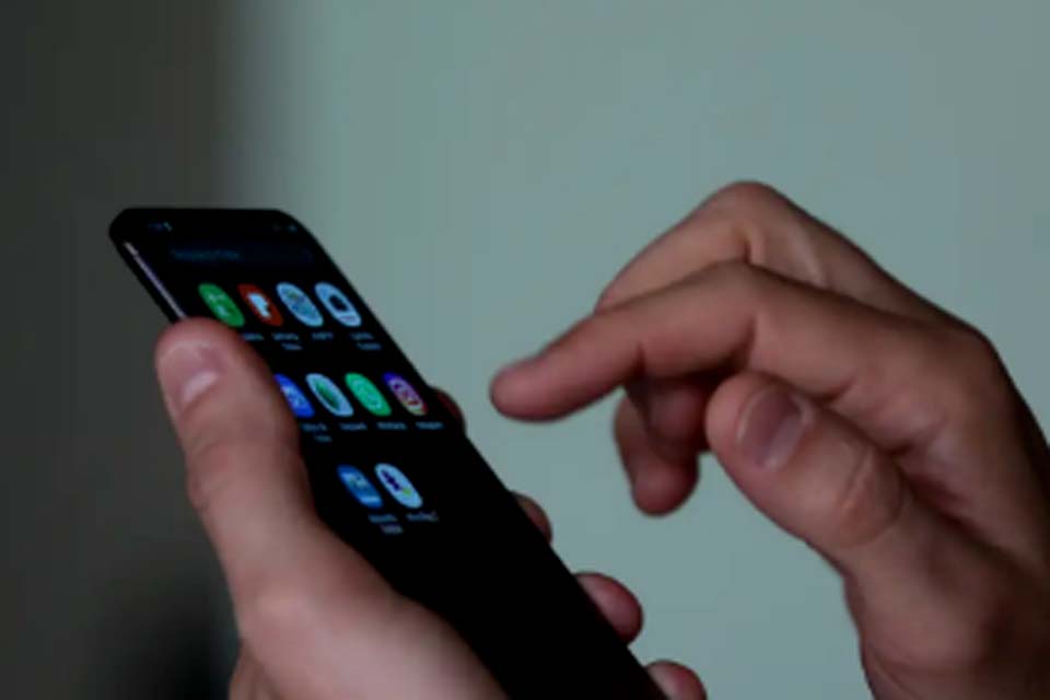 Polícia de SP faz operação contra receptação de celulares roubados