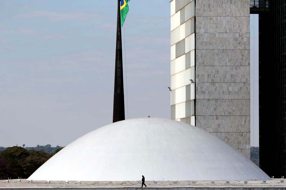 Câmara deve retomar trabalho remoto após aumento de casos de covid-19