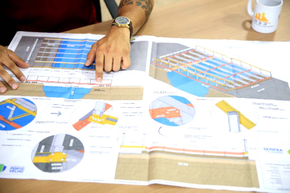 Ponte metálica terá estrutura fixa na Estrada de Santo Antônio; obra deve ser entregue à população até o final de março