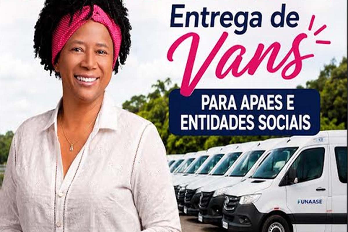 Deputada Sílvia Cristina participa da entrega de vans para as Apaes e entidades sociais