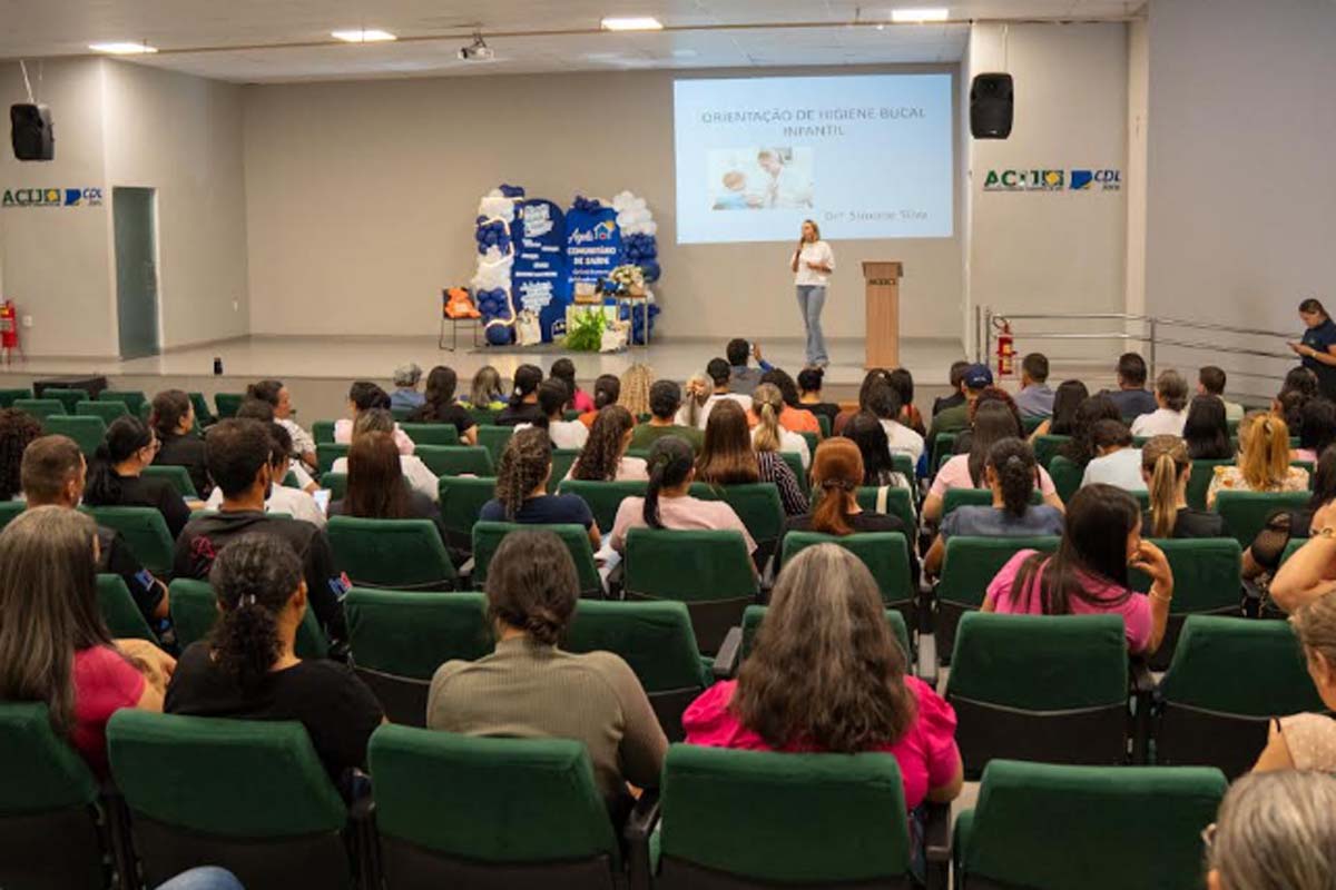 Prefeitura promove capacitação para agentes comunitários de saúde sobre saúde bucal e saúde da mulher