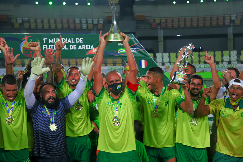 Brasil vence França e conquista Mundial de Futebol de Areia Raiz