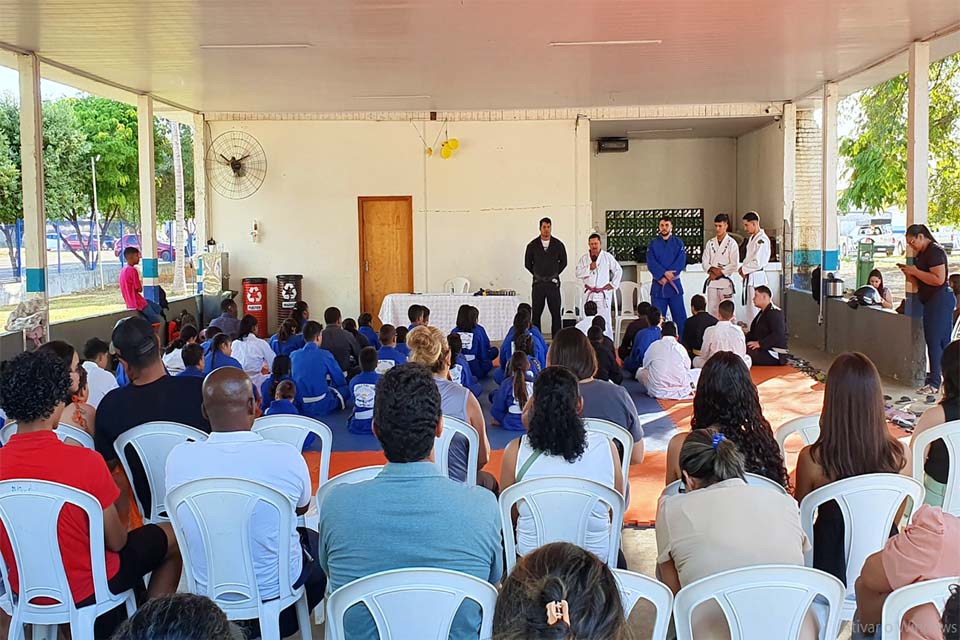 Atletas do projeto Pequeno Samurai participam de graduação de Jiu-Jitsu em Ariquemes