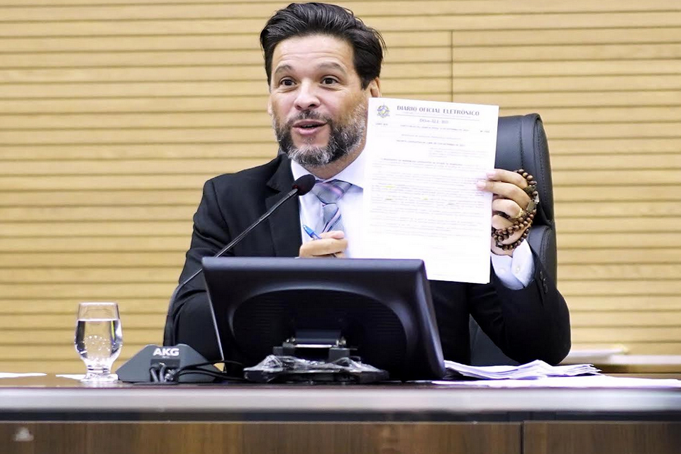 Deputado Delegado Camargo apresenta projeto de lei que garante intérprete de Libras a gestantes com deficiência auditiva em Rondônia