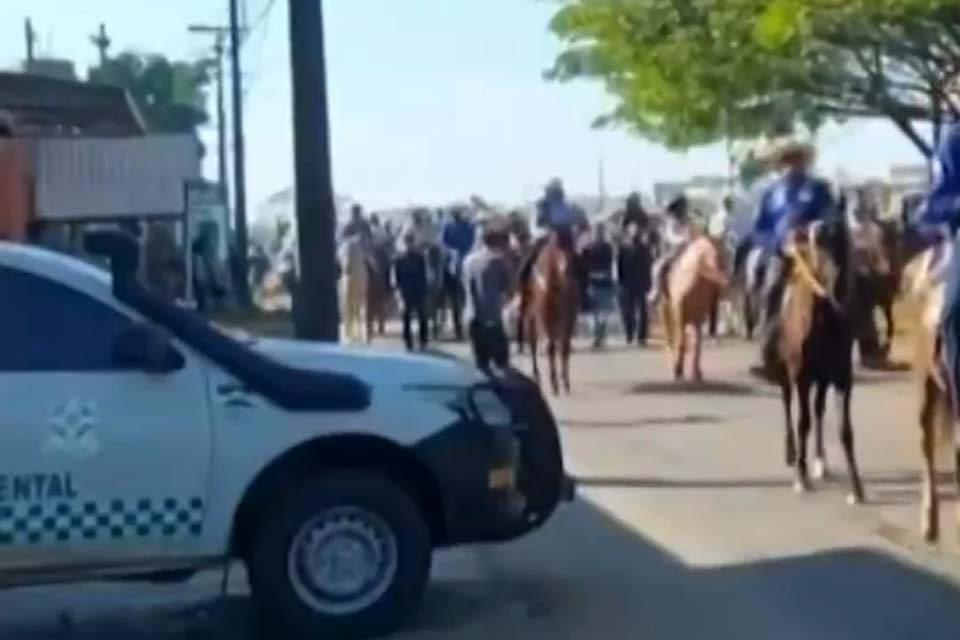 Polícia evita assassinato a pauladas durante cavalgada em Candeias 