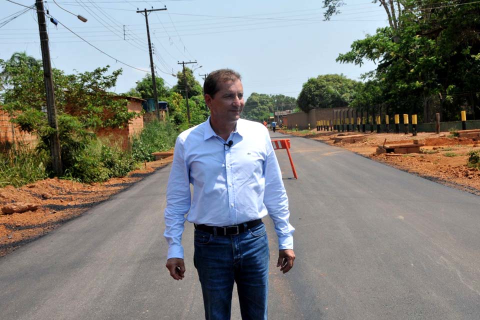 Hildon Chaves determina e serviço da prefeitura avança com obras de infraestrutura em bairros da capital