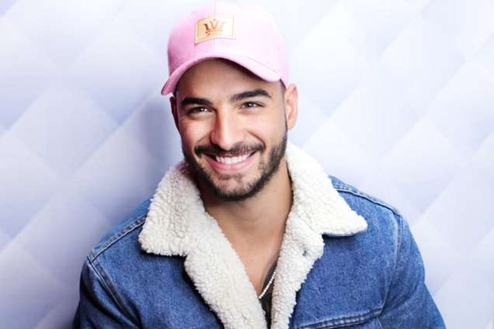 Maluma divulga número pessoal para contato direto com os fãs