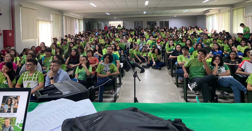 Comissão de estudos sobre diversidade e inclusão na escola  do Campus Cacoal realiza atividades em alusão ao Dia Internacional da Mulher