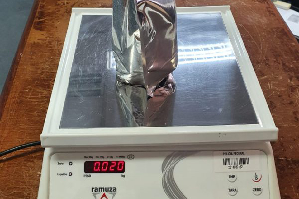 PF prende três pessoas por crime de tráfico de drogas interestadual 