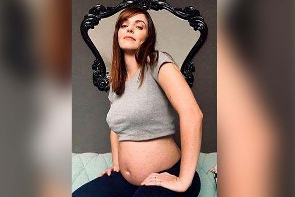 Titi Müller faz ensaio de gestante improvisado: “#xatiada”