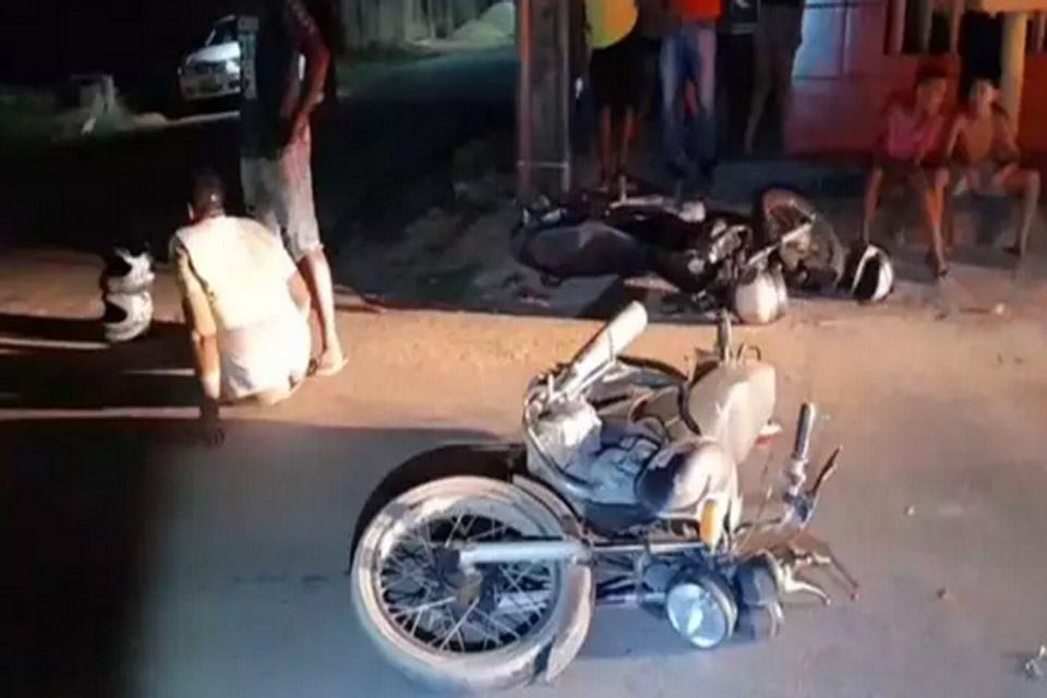 Colisão entre motos deixa três pessoas feridas na zona leste