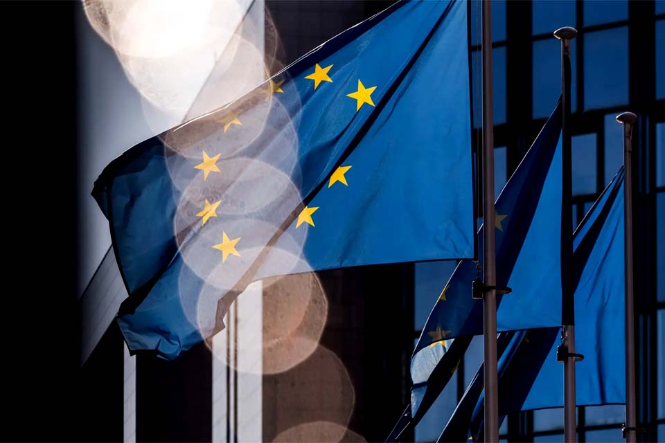  União Europeia condena anexações da Rússia de regiões ucranianas 