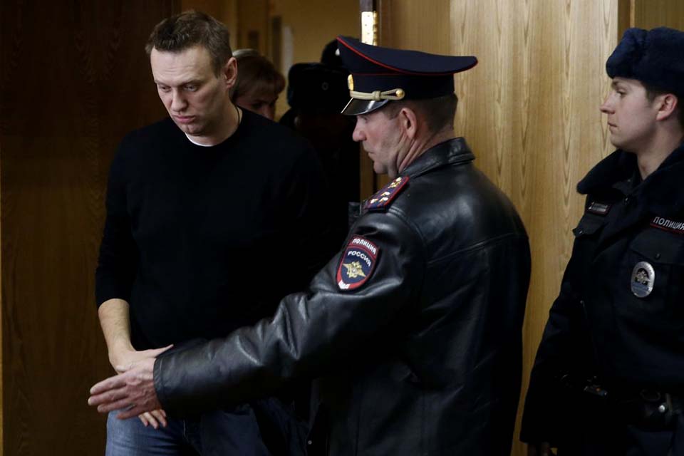 Navalny encerra greve de fome, mas panorama político piora