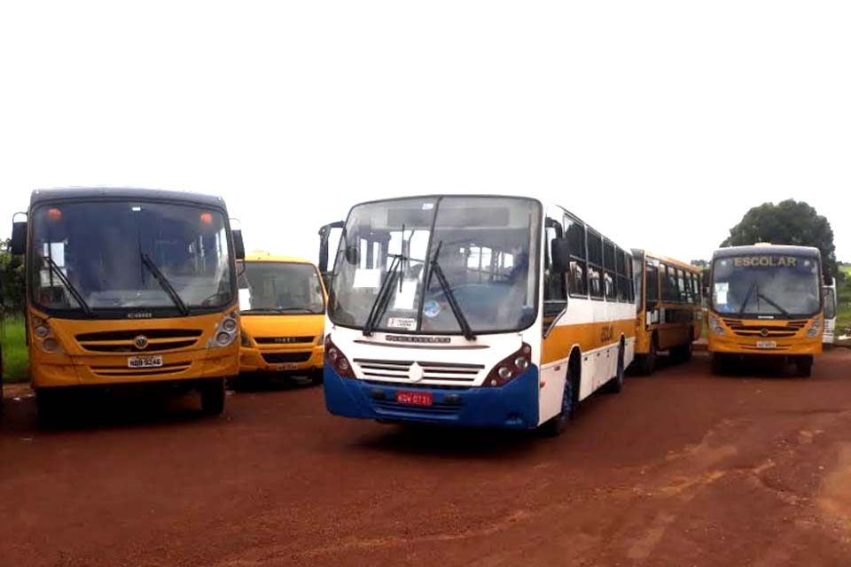 Veículos escolares passam por vistoria para início de aulas