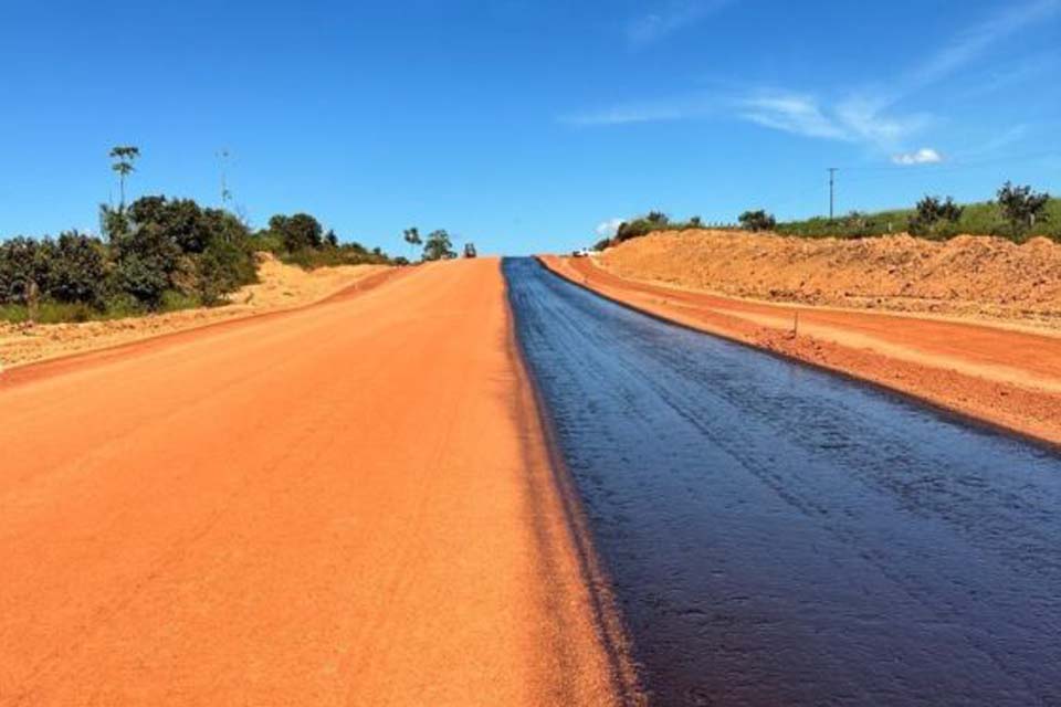 Rodovia-257 recebe nova pavimentação asfáltica na região do Vale do Jamari
