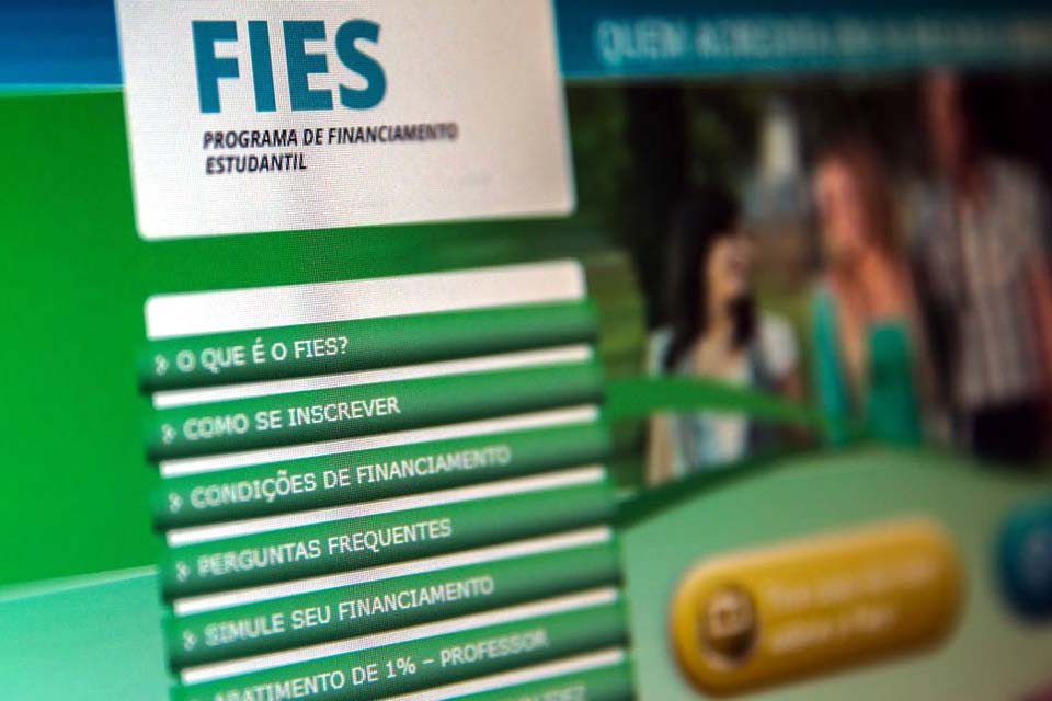 Educação: Fies começa a convocar pré-selecionados da lista de espera