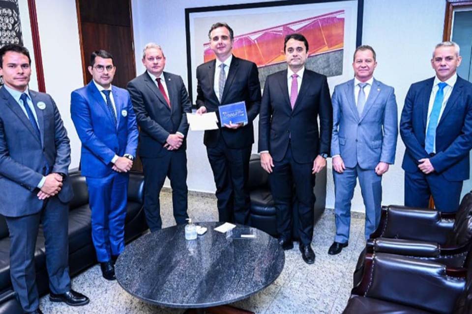 Procurador-Geral de Justiça se reúne com Presidente do Senado Rodrigo Pacheco