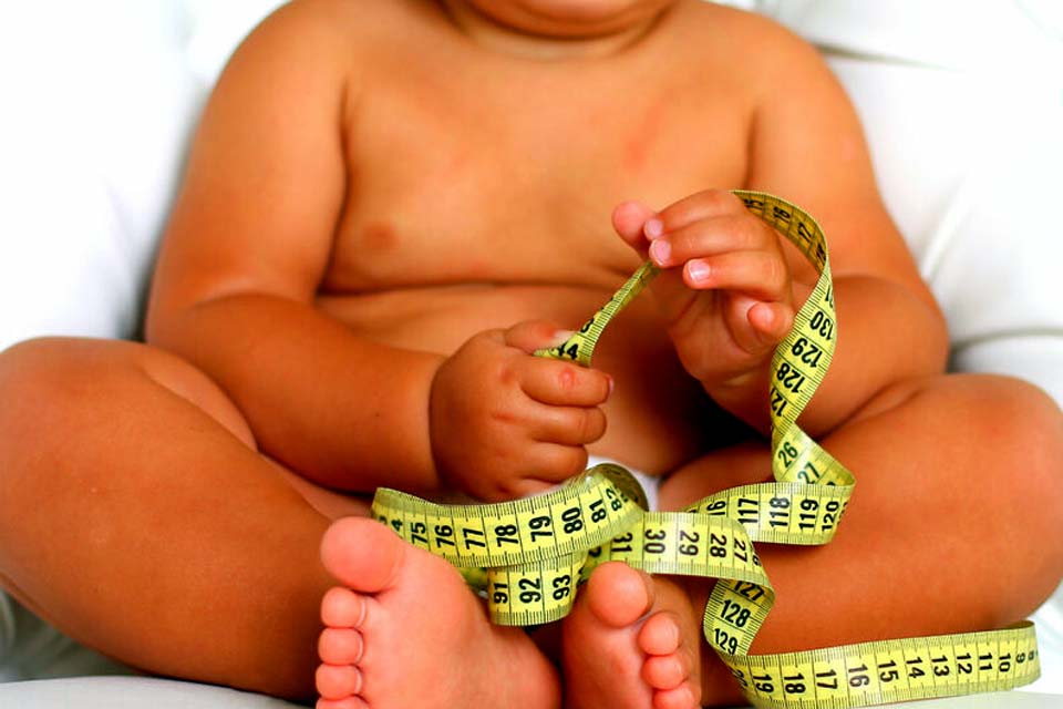 Pandemia: estudo relaciona falta de sono à alta da obesidade infantil