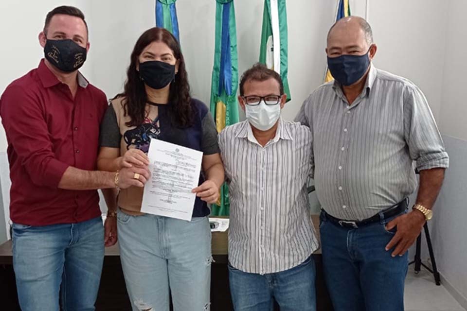  Deputada Cássia Muleta comemora nomeação de radialista para secretaria do município de Governador Jorge Teixeira