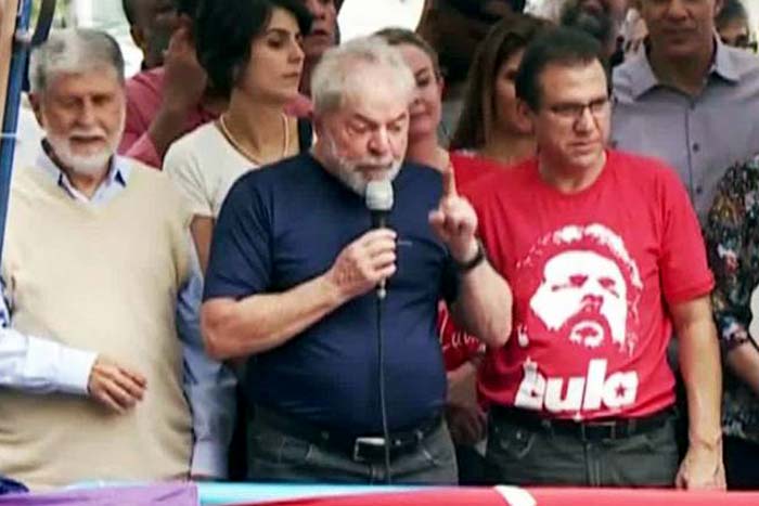 Lula entra com novo recurso no STF para tentar sair da prisão