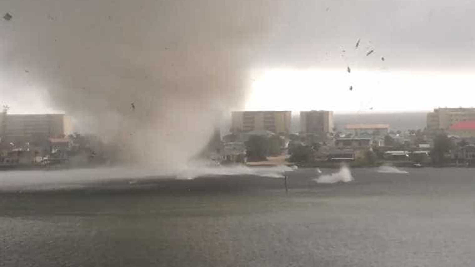 Assustadora tromba d'água atinge cidade na Flórida