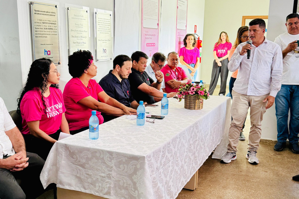 Deputada Sílvia Cristina realiza uma série de ações de conscientização e prevenção ao câncer de mama