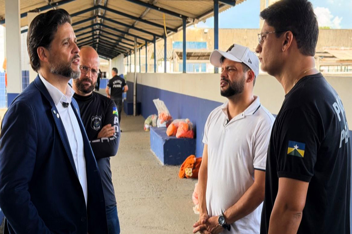 Deputado Edevaldo Neves fiscaliza condições de trabalho no Presídio Urso Branco
